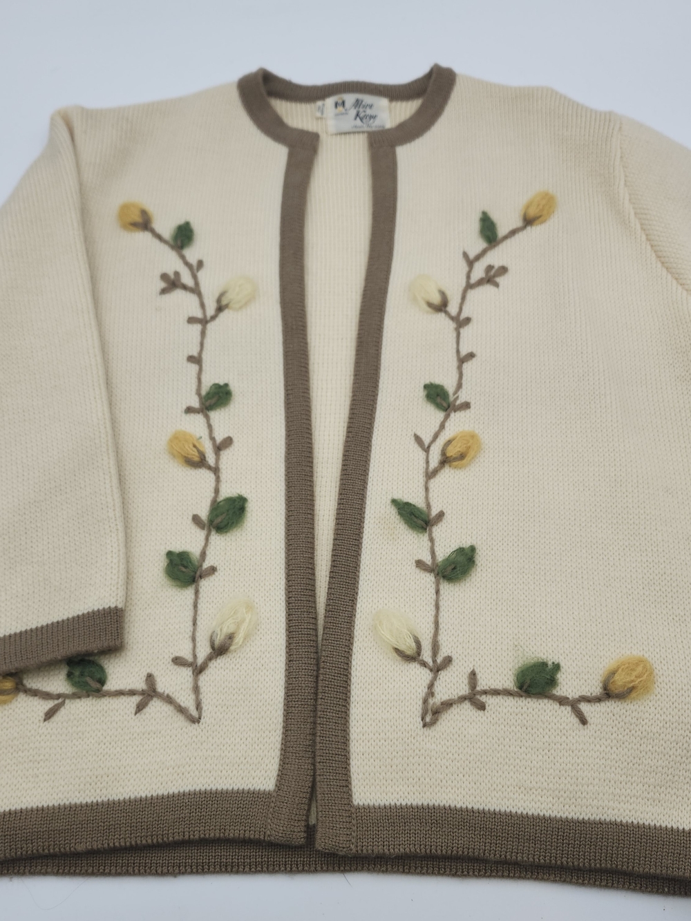 Vintage Cream Floral Embroidered Knit Cardigan Sweater Jacket 100% Wool